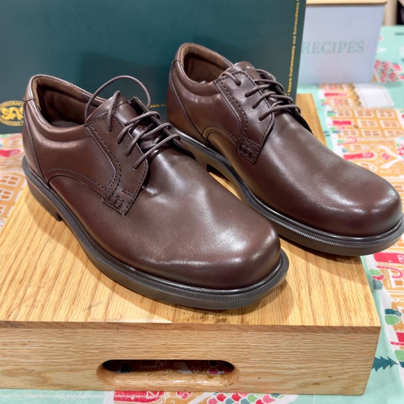 SAS Men's Brown Leather Shoes size 8 brand new with box - Picture 3 of 11